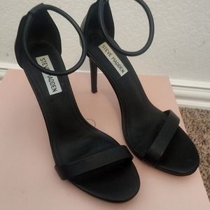 Steve Madden Black heels